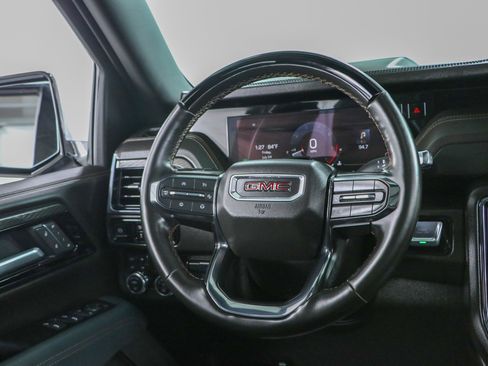 Used 2025 GMC Yukon AT4 w/ AT4 Premium Plus Package AWD/4WD image 13