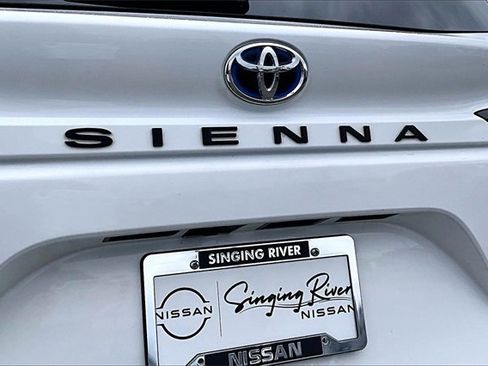 Used 2023 Toyota Sienna LE image 26