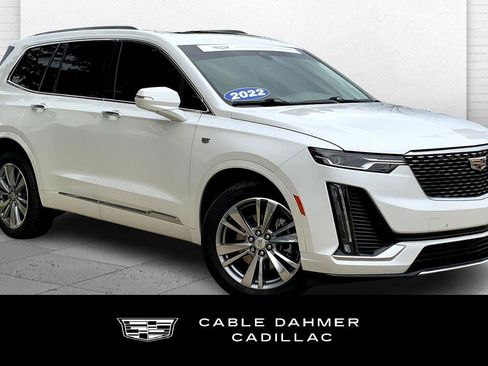 Used 2022 Cadillac XT6 Premium Luxury image 1