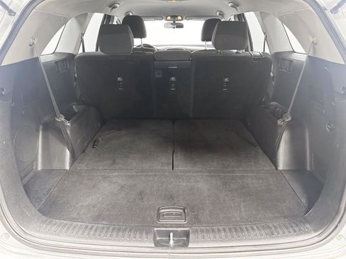 Used 2019 Kia Sorento LX image 10