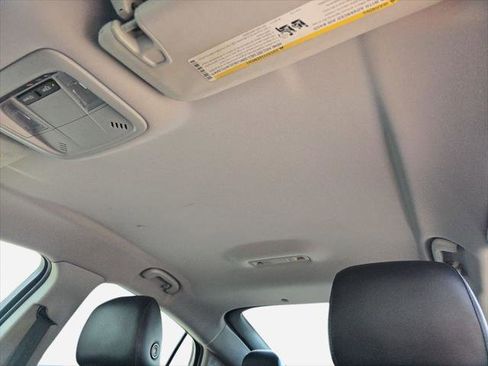 Used 2018 Chevrolet Volt LT w/ Comfort Package FWD image 34