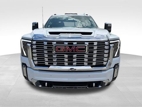 New 2026 GMC Sierra 2500 Denali w/ Denali Reserve Package AWD/4WD image 2