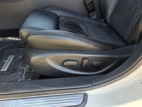 Used 2023 Nissan Maxima SR w/ Sport Mat Group image 13