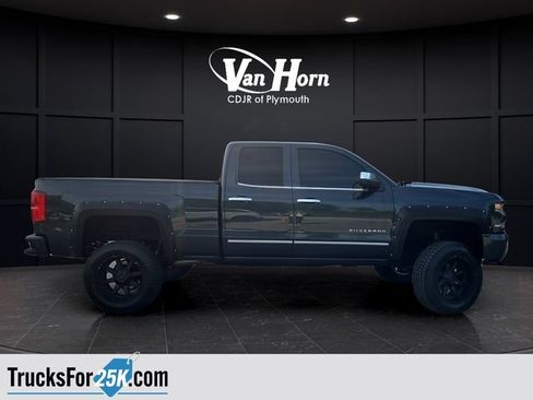 Used 2017 Chevrolet Silverado 1500 LTZ Z71 w/ LTZ Plus Package AWD/4WD image 10