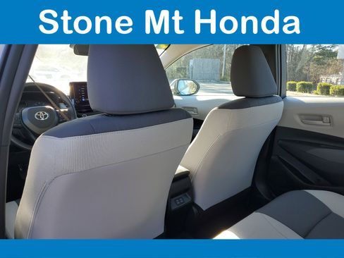 Used 2025 Toyota Corolla LE image 9