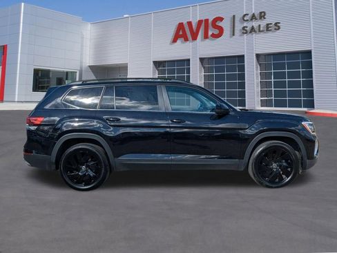 Used 2025 Volkswagen Atlas SE image 5