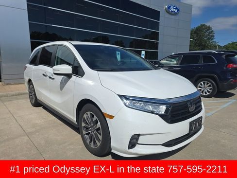 Used 2024 Honda Odyssey EX-L image 2