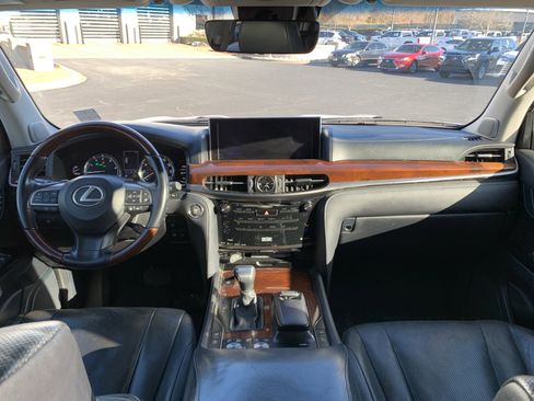 Used 2017 Lexus LX 570 4WD image 29