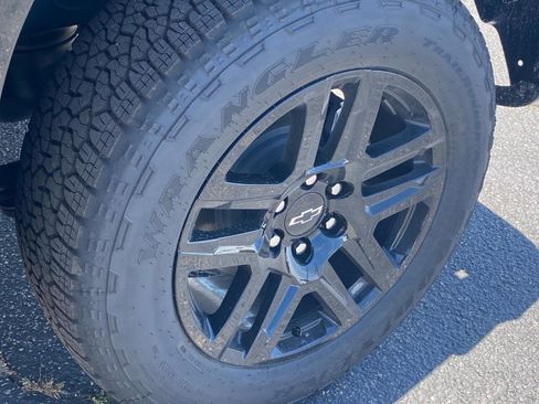 New 2026 Chevrolet Silverado 1500 Custom w/ Turbomax Blackout Package AWD/4WD image 24