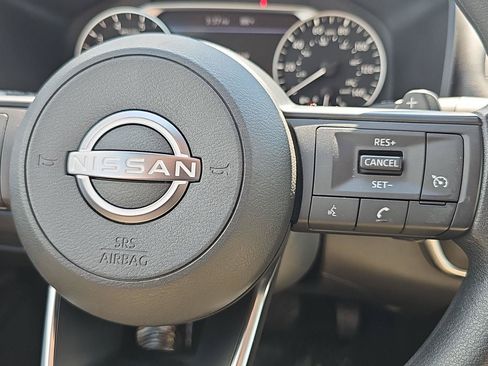 Used 2023 Nissan Rogue S AWD/4WD image 21