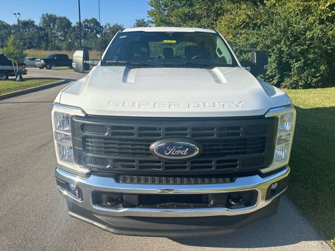Used 2024 Ford F250 XL w/ XL Chrome Package AWD/4WD image 2