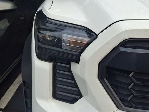 Used 2026 Toyota Tacoma TRD Off-Road AWD/4WD image 5