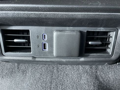 Used 2024 GMC Sierra 1500 SLE image 21