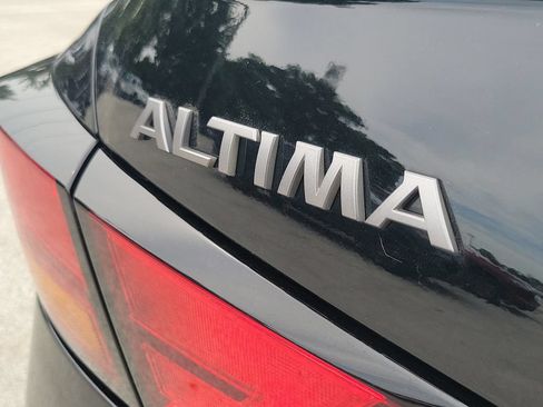 Used 2025 Nissan Altima 2.5 SV FWD image 7
