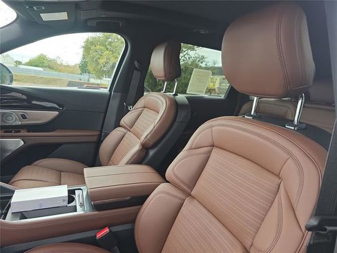 New 2026 Lincoln Nautilus Reserve image 16