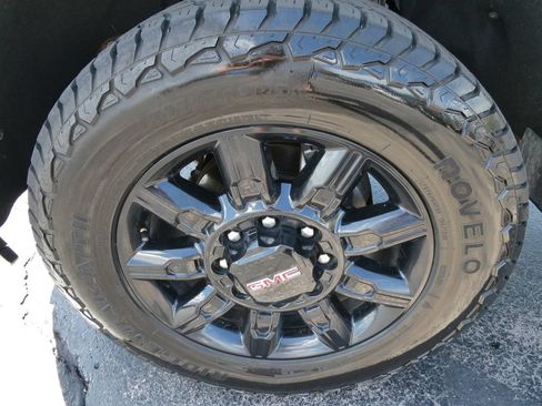 Used 2022 GMC Sierra 2500 AT4 AWD/4WD image 10