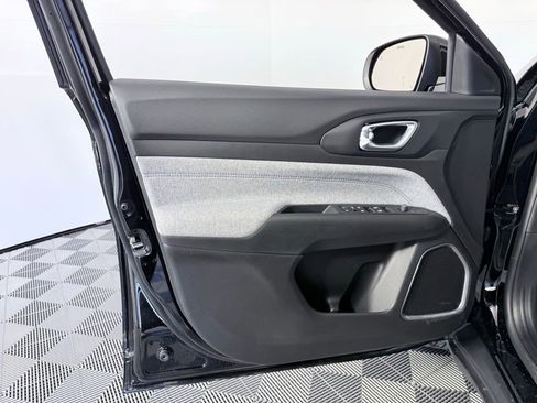 New 2026 Jeep Compass Latitude image 9