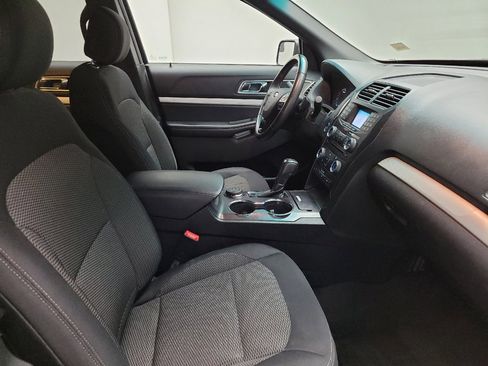 Used 2016 Ford Explorer XLT image 21