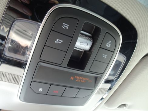 Used 2022 Hyundai Santa Fe SEL w/ Convenience + Premium Package AWD/4WD image 24