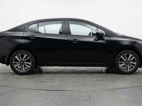 Used 2025 Nissan Versa SV image 11