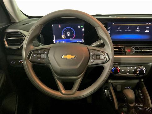 Used 2025 Chevrolet TrailBlazer LT AWD/4WD image 5