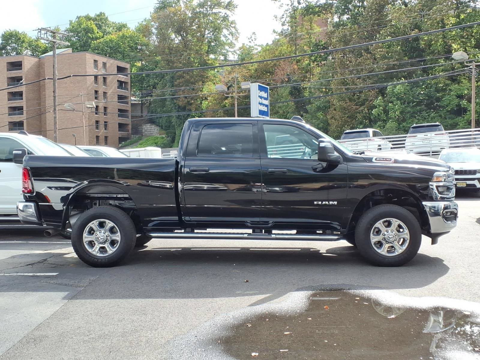 Used 2026 RAM 2500 Big Horn AWD/4WD image 4