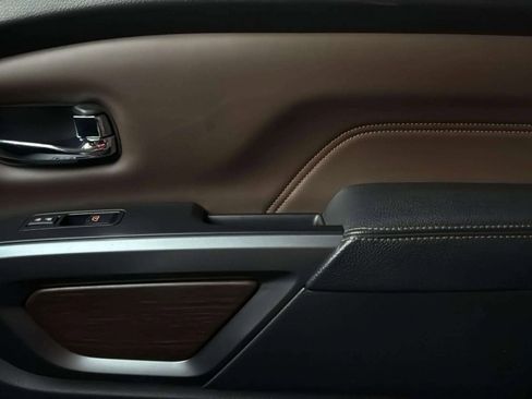 Used 2017 Nissan Titan Platinum Reserve image 43