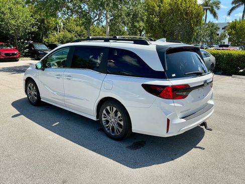 New 2026 Honda Odyssey Touring image 4