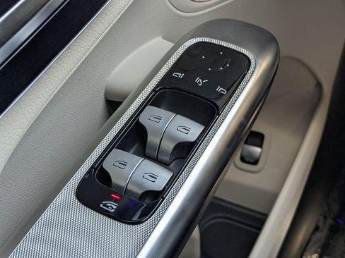 Certified 2023 Mercedes-Benz GLC 300 image 12