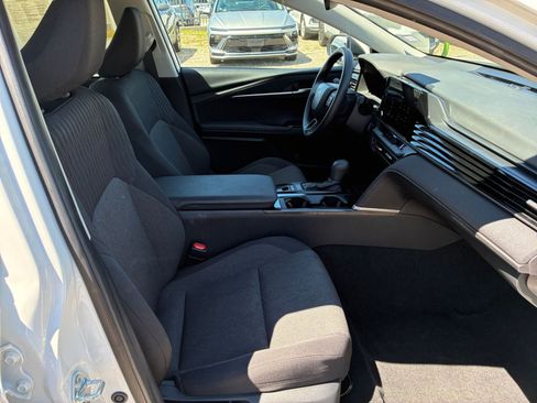 Used 2025 Toyota Camry LE FWD image 31