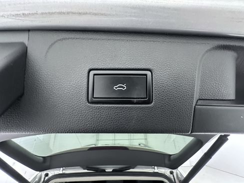 Used 2018 Volkswagen Atlas SE AWD/4WD image 25