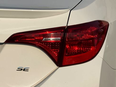Used 2019 Toyota Corolla SE w/ Protection Package FWD image 21