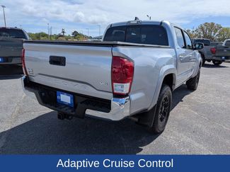 Used 2022 Toyota Tacoma SR5 AWD/4WD video 4