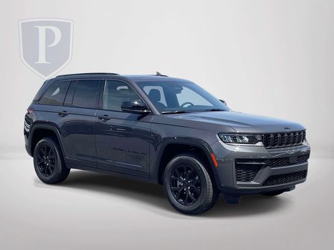 New 2026 Jeep Grand Cherokee Altitude AWD/4WD image 1