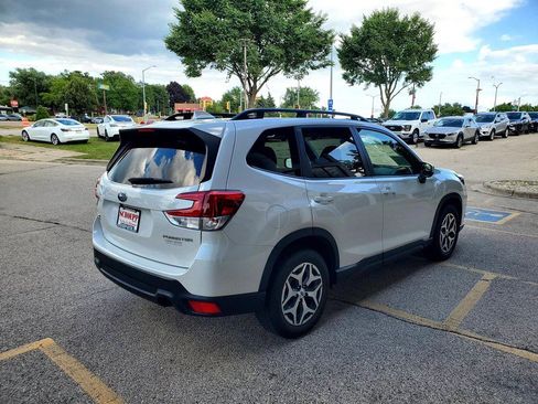Used 2022 Subaru Forester Premium AWD/4WD image 5