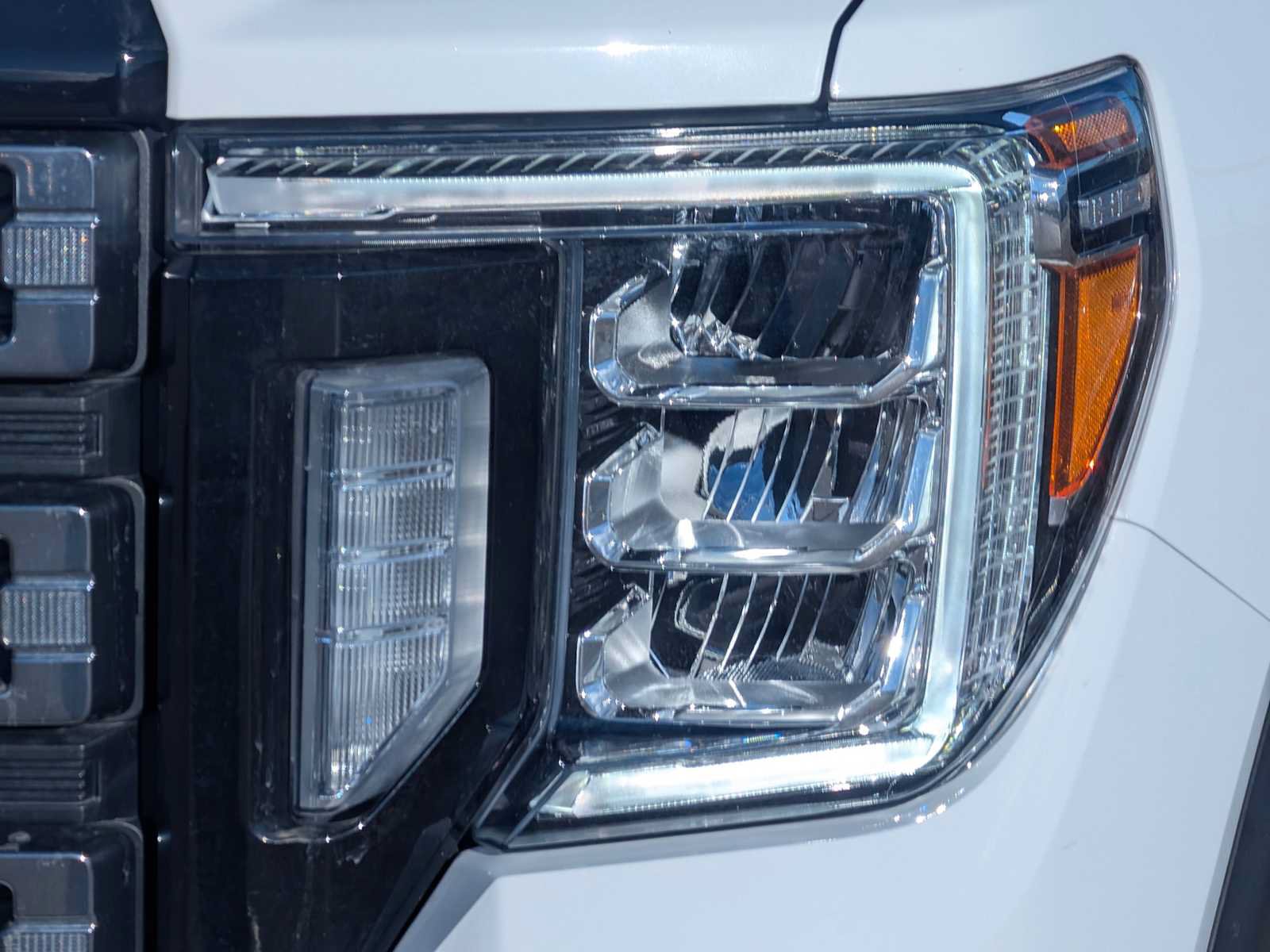 Used 2023 GMC Sierra 3500 AT4 w/ AT4 Premium Plus Package AWD/4WD image 10