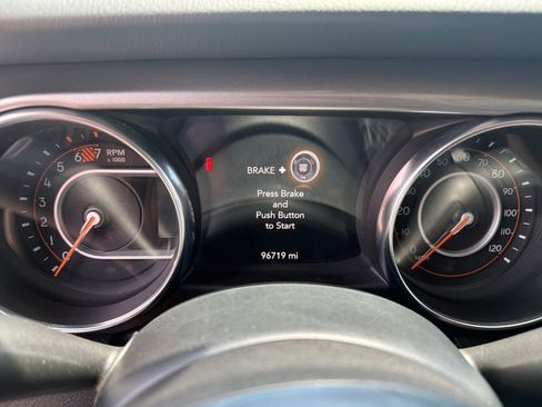 Used 2020 Jeep Wrangler Unlimited Sahara AWD/4WD image 16