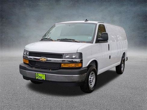 New 2025 Chevrolet Express 3500 w/ Driver Convenience Package image 8