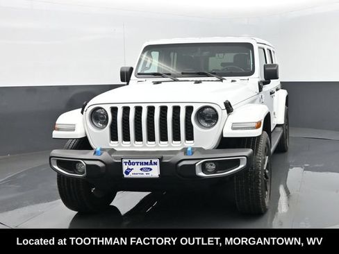 Used 2023 Jeep Wrangler Unlimited Sahara w/ Dual Top Group AWD/4WD image 25