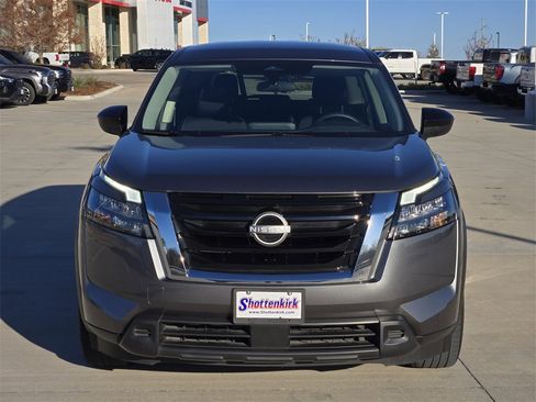 Used 2023 Nissan Pathfinder S image 8