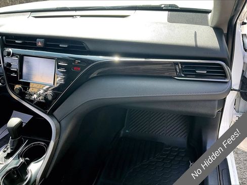 Used 2020 Toyota Camry LE w/ Convenience Package FWD image 15