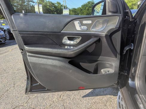 Used 2023 Mercedes-Benz GLS 450 4MATIC image 11