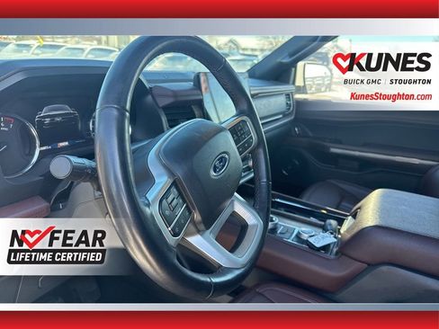 Used 2024 Ford Expedition Limited image 16