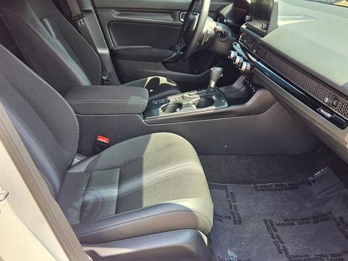 Used 2025 Honda Civic Sport image 16
