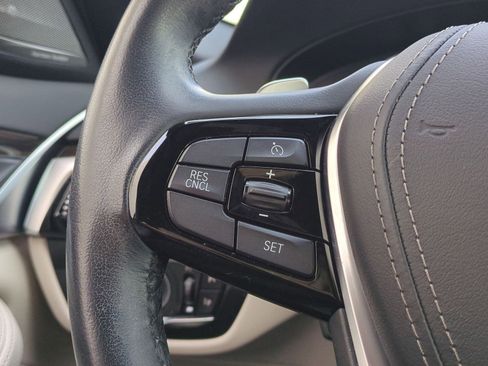 Used 2019 BMW 530e w/ Convenience Package image 19