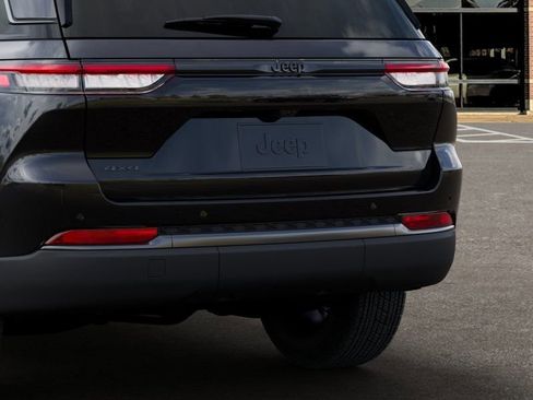 New 2026 Jeep Grand Cherokee Laredo image 13