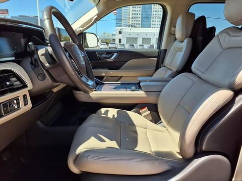 Certified 2023 Lincoln Navigator Reserve image 4