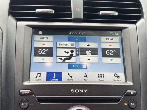 Used 2018 Ford Fusion Titanium AWD/4WD image 25