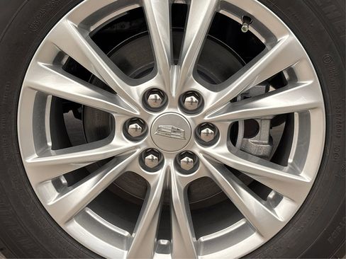 New 2025 Cadillac XT6 Luxury image 13