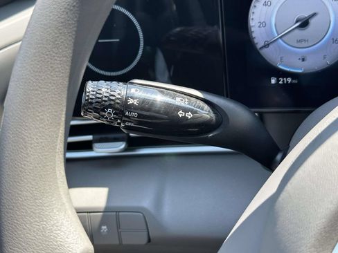 Used 2024 Hyundai Elantra SEL FWD image 20